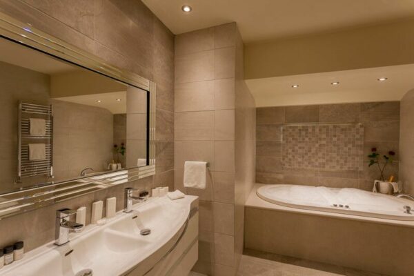 Canal Court Penthouse - Image 3