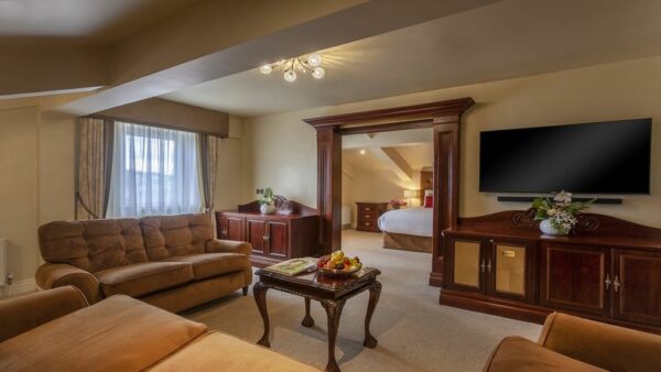 Canal Court Penthouse - Image 4